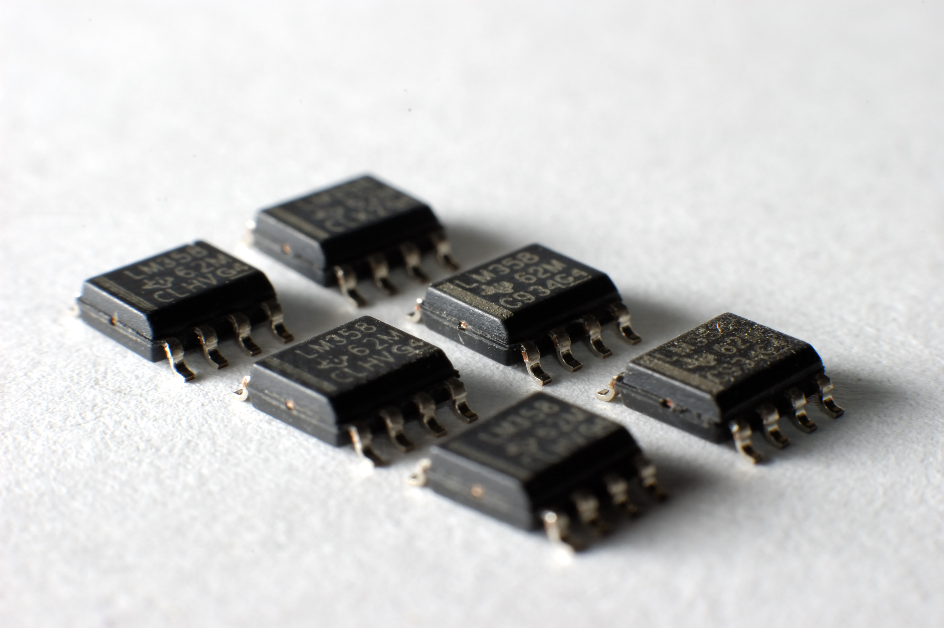 electronic chips for printed circuit boards