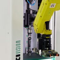 integrazione robot macchine ottiche